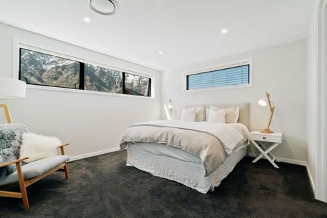Photo of property in 16 Mcgibbon Lane, Jacks Point, 9371