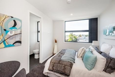 Photo of property in 5/4165 Great North Road, Glen Eden, Auckland, 0602