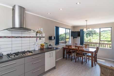 Photo of property in 16 Nugget Grove, Raumati Beach, Paraparaumu, 5032
