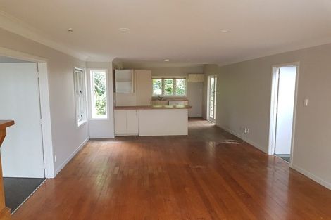Photo of property in 39 Bayview Road, Browns Bay, Auckland, 0630