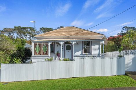 Photo of property in 1/59 Rawene Road, Birkenhead, Auckland, 0626
