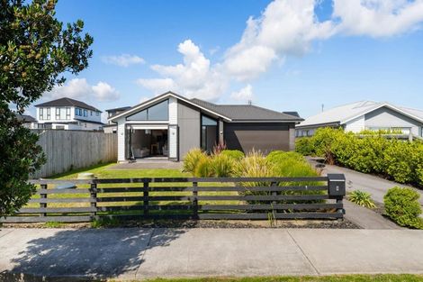 Photo of property in 9 Wheriko Avenue, Glenbrook, Waiuku, 2681