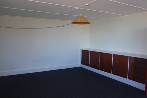 Photo of property in 2 Sugarloaf Road, Brooklyn, Wellington, 6021