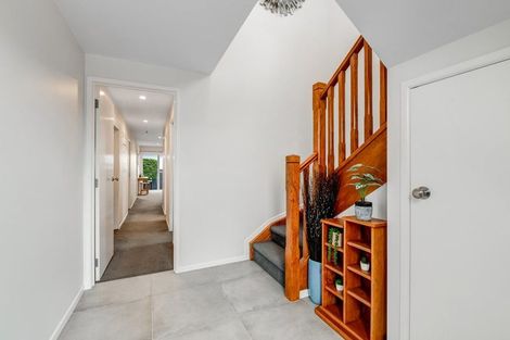 Photo of property in 1/302 Sunset Road, Windsor Park, Auckland, 0632