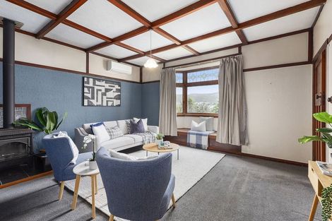 Photo of property in 16 Tawa Terrace, Tawa, Wellington, 5028