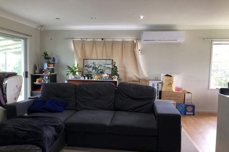 Photo of property in 4 Darcy Place, Massey, Auckland, 0614