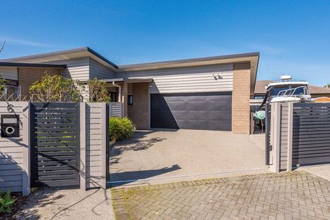 Photo of property in 6 Taranui Way, Paraparaumu Beach, Paraparaumu, 5032