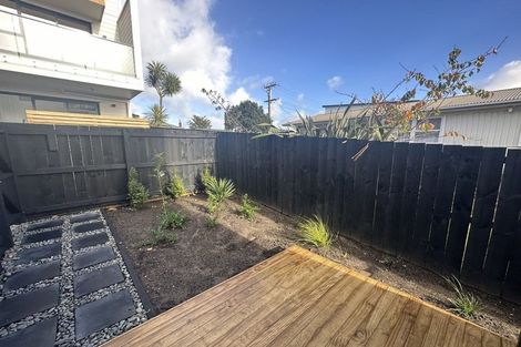 Photo of property in 12/28 Lavelle Road, Henderson, Auckland, 0612