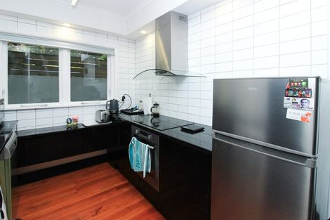 Photo of property in Rehutai Flats, 268u4 Oriental Parade, Oriental Bay, Wellington, 6011