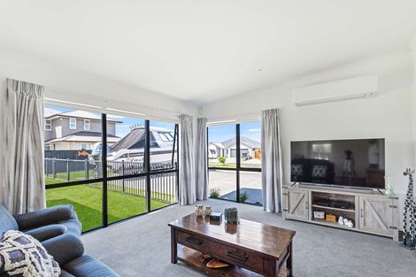 Photo of property in 9 Lady Jocelyn Place, Whitianga, 3510