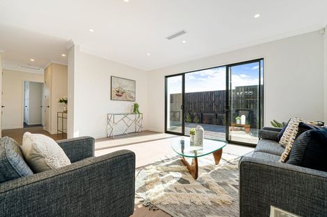 Photo of property in 6 Pineview Drive, Rosehill, 2113