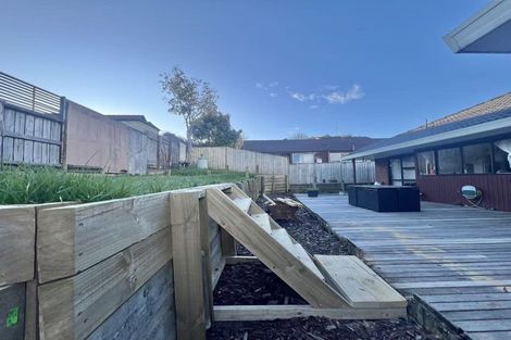 Photo of property in 16 Voltaire Court, Botany Downs, Auckland, 2010