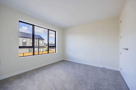 Photo of property in 124 Vintry Drive, Kumeu, 0810