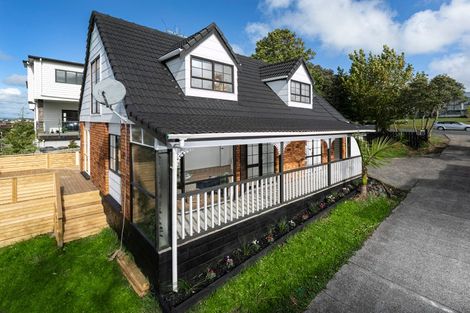 Photo of property in 1/4227 Great North Road, Glendene, Auckland, 0602