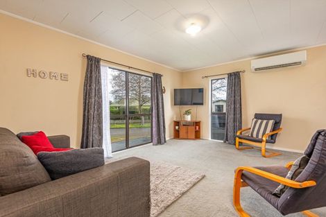 Photo of property in 19 Gladys Place, Kelvin Grove, Palmerston North, 4414