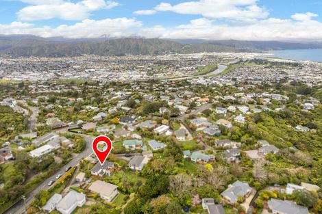 Photo of property in 35 Poto Road, Normandale, Lower Hutt, 5010