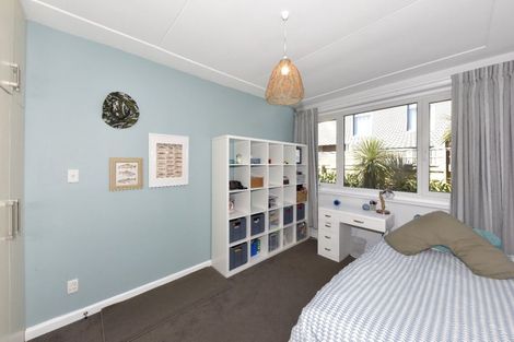 Photo of property in 74 Marine Parade, North New Brighton, Christchurch, 8083