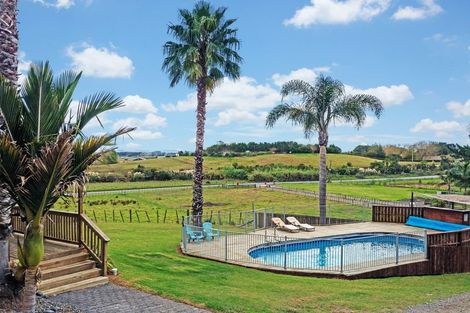 Photo of property in 141 Mangakura Road, Helensville, 0875