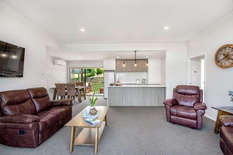 Photo of property in 62 Ronald Avenue, Glenbrook, 2681