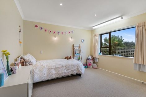 Photo of property in 11 Te Ropata Place, Waikanae Beach, Waikanae, 5036