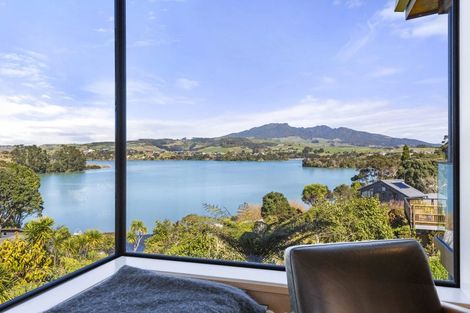 Photo of property in 21 Point Street, Raglan, 3225
