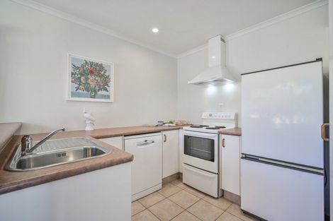 Photo of property in 2/239 Warwick Road, Mayfair, Hastings, 4122