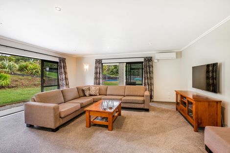 Photo of property in 15 Redmount Place, Red Hill, Papakura, 2110