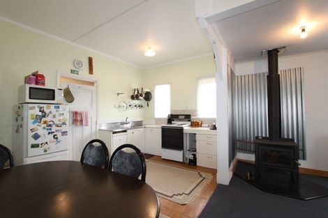 Photo of property in 78 Stanly Street, Eketahuna, 4900