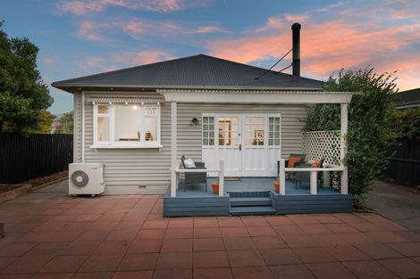 Photo of property in 37 Medway Street, Richmond, Christchurch, 8013
