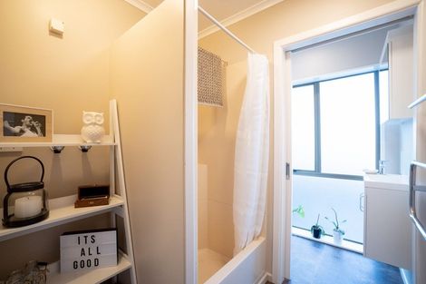 Photo of property in 15 Raglan Avenue, Cloverlea, Palmerston North, 4412