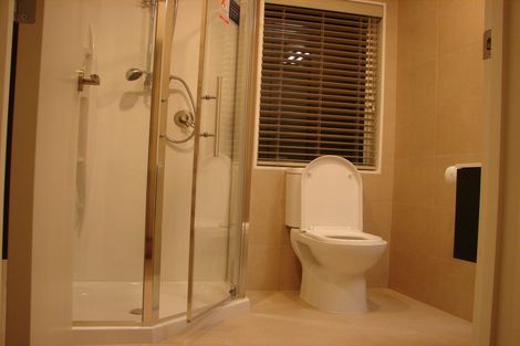 Photo of property in 9 Keating Rise, Northcross, Auckland, 0632