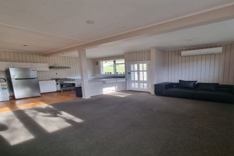 Photo of property in 2 Sugarloaf Road, Brooklyn, Wellington, 6021