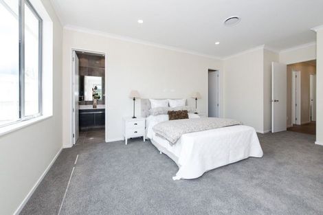Photo of property in 1 Fred White Drive, Kumeu, 0810