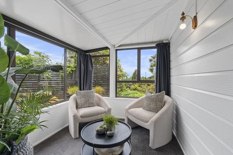 Photo of property in 6 Honnor Place, Hurdon, New Plymouth, 4310