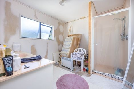 Photo of property in 6 Milwaukee Place, Glendene, Auckland, 0602