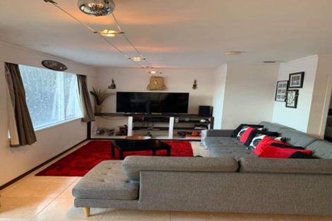 Photo of property in 2/91 Verran Road, Birkenhead, Auckland, 0626