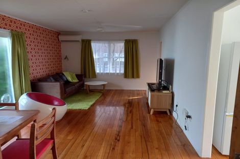 Photo of property in 15f1 Apu Crescent, Lyall Bay, Wellington, 6022