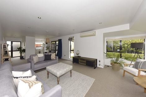 Photo of property in 2/6 Gatonby Place, Avonhead, Christchurch, 8042