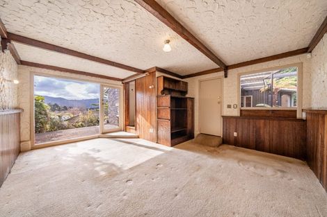 Photo of property in 99 Pinehaven Road, Pinehaven, Upper Hutt, 5019