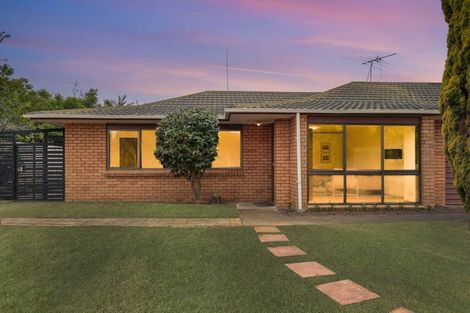 Photo of property in 64b Sunderlands Road, Half Moon Bay, Auckland, 2012