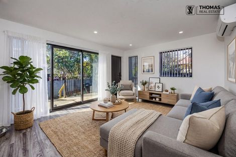 Photo of property in 14 Secoia Crescent, Mangere, Auckland, 2022