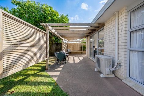 Photo of property in 66 Golfland Drive, Golflands, Auckland, 2013