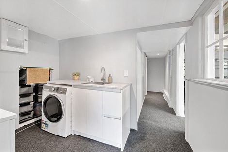 Photo of property in 33 Garfield Road, Helensville, 0800