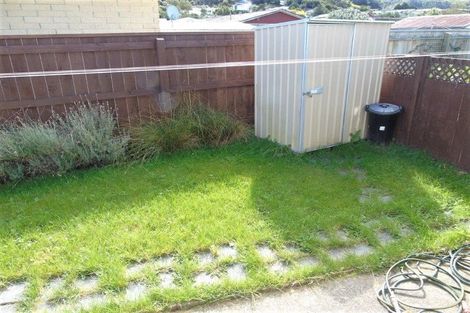 Photo of property in 7b Matthews Road, Wainuiomata, Lower Hutt, 5014