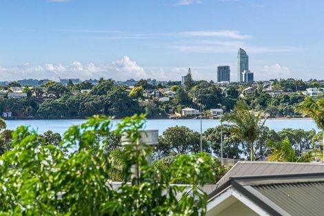 Photo of property in 1a Glen Road, Stanley Point, Auckland, 0624