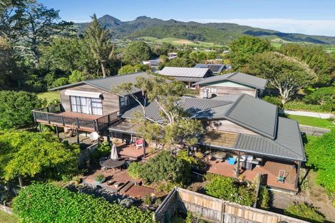 Photo of property in 27 Donnelly Street, Oakura, 4314