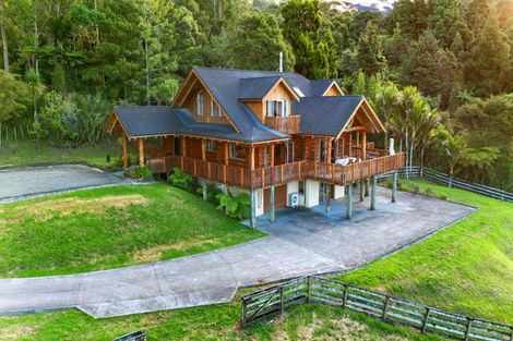 Photo of property in 847 West Coast Road, Oratia, Auckland, 0604