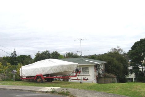 Photo of property in 15 Raeben Avenue, Hillcrest, Auckland, 0627