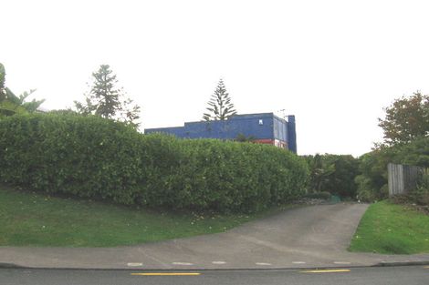 Photo of property in 2/14 Colonial Road, Birkenhead, Auckland, 0626