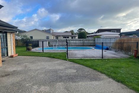 Photo of property in 12 Gandalf Crescent, Paraparaumu, 5032